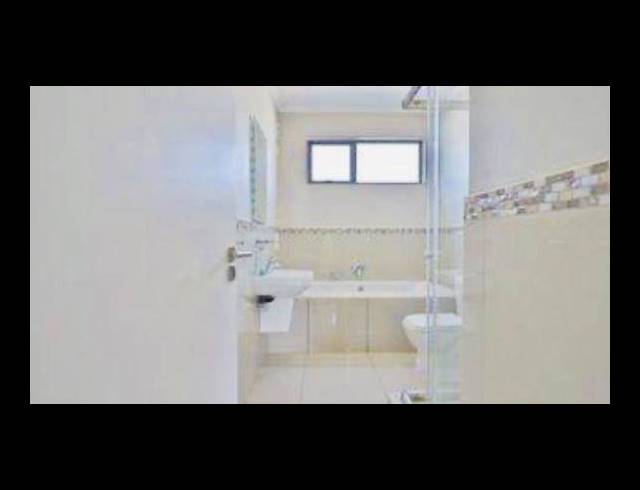 2 BEDROOM APARTMENT FOR SALE IN UMHLANGA RIDGE